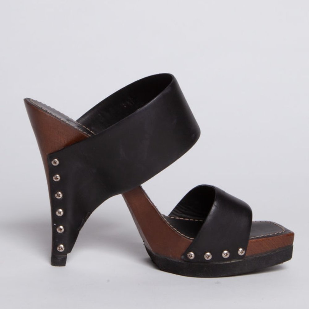 CHANEL BLACK LEATHER WOMEN'S MULE HEELS 37,5